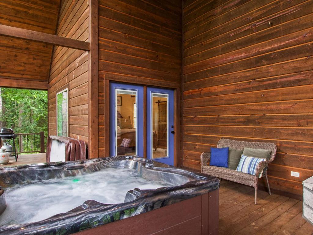 Stunning Luxury Cabin W Hot Tub And Fire Pit Holy Shiplap Is Perfect Romantic Couples Getaway Broken Bow Luaran gambar
