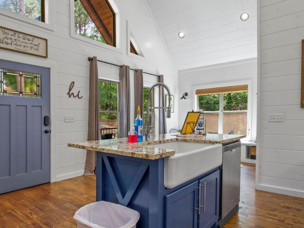 Stunning Luxury Cabin W Hot Tub And Fire Pit Holy Shiplap Is Perfect Romantic Couples Getaway Broken Bow Luaran gambar
