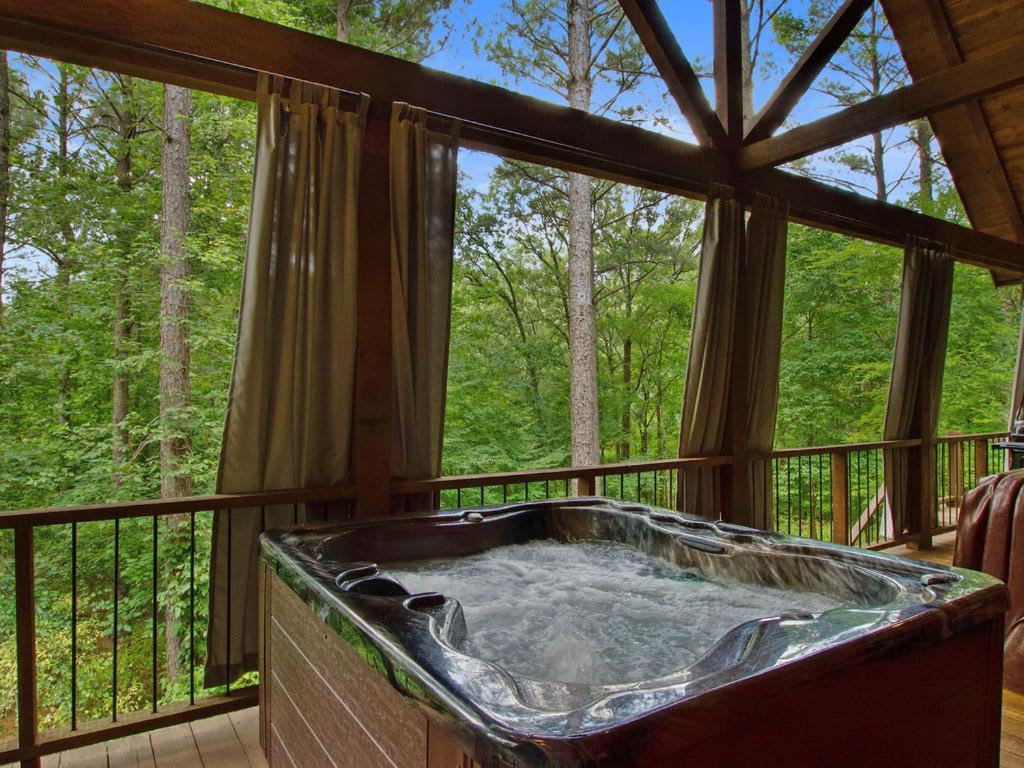 Stunning Luxury Cabin W Hot Tub And Fire Pit Holy Shiplap Is Perfect Romantic Couples Getaway Broken Bow Luaran gambar